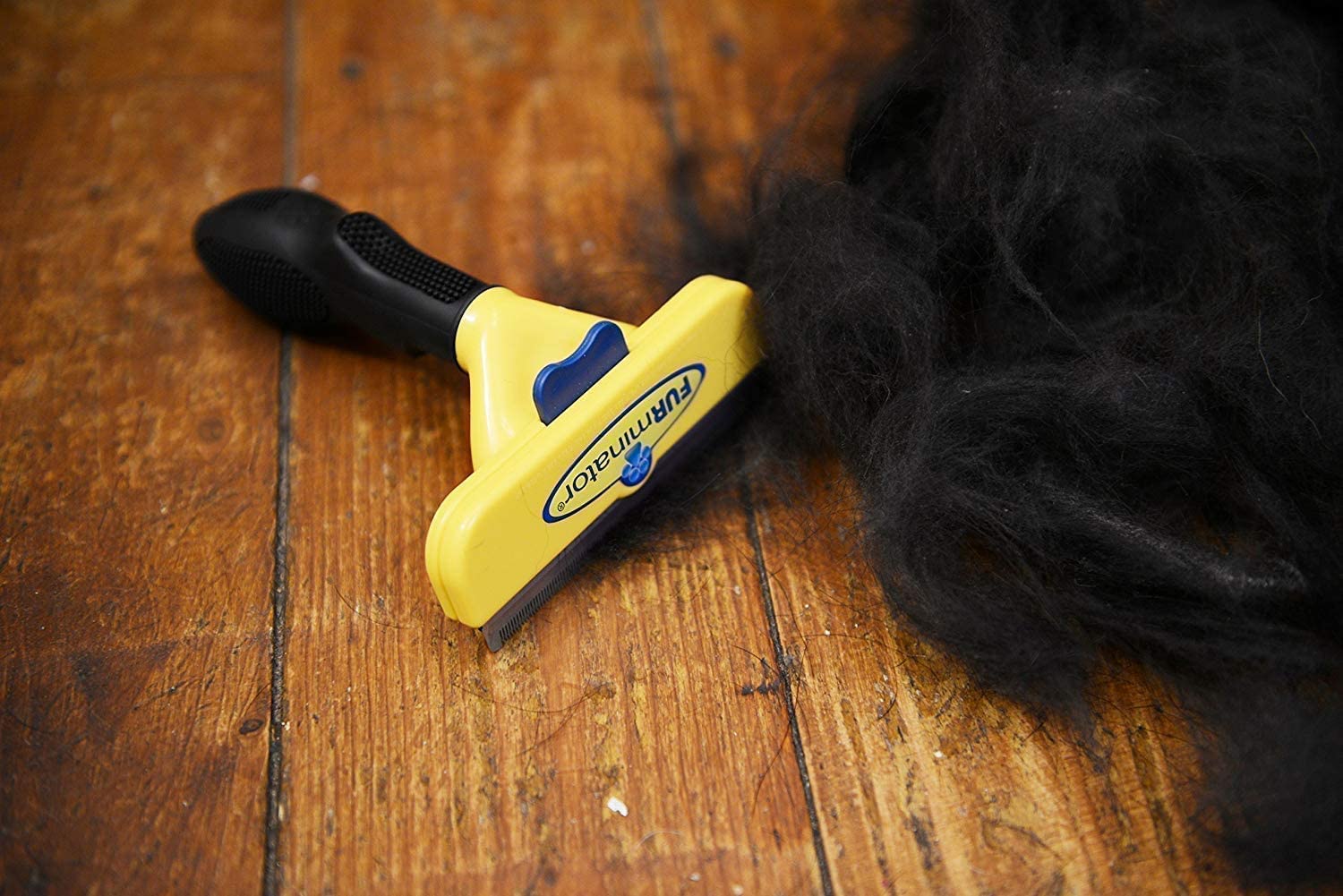 Furminator%20Kısa%20Tüylü%20Köpekler%20İçin%20Tüy%20Tarağı%20Large